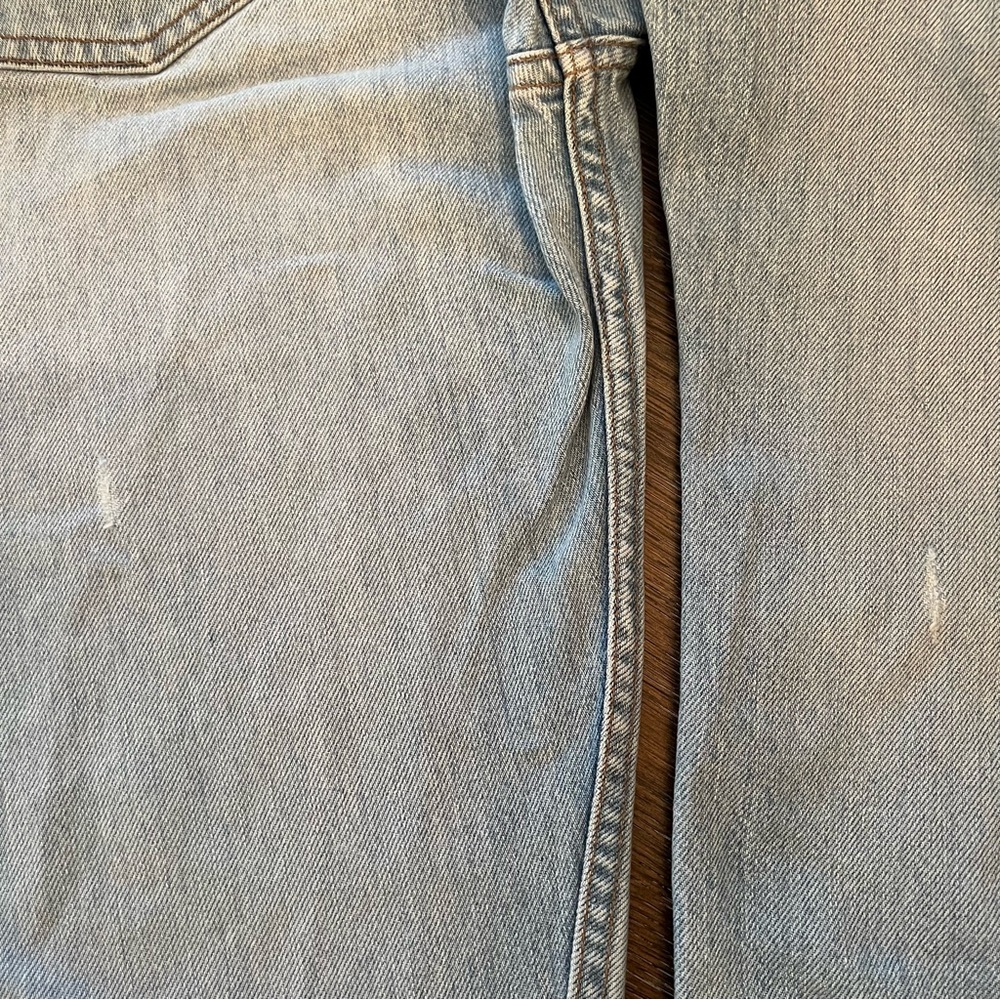 Vintage GUESS Light Wash Embroidered Distressed Women’s Jeans Sz 32 Made In USA - Picture 14 of 15